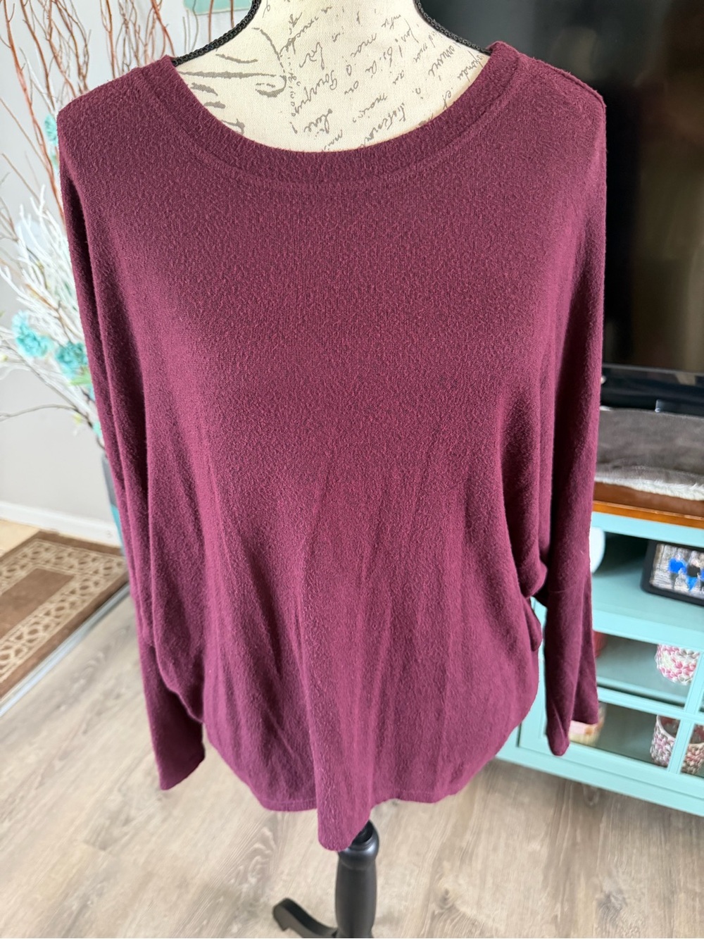 A. Byer Wine Maroon Long Sleeve Tunic Size Large